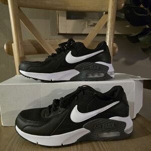 Nike Air Max Women's Black and White Sneakers